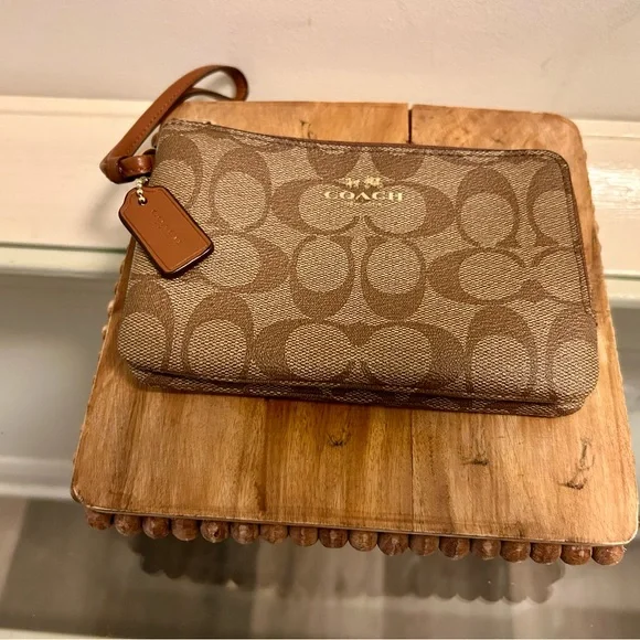 Coach Wristlet in Signature Canvas. - Picture 10 of 10